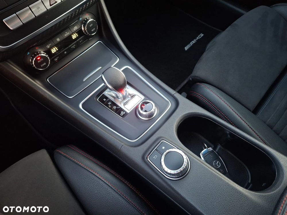 Mercedes-Benz Klasa A AMG 45 4Matic AMG Speedshift 7G-DCT - 13