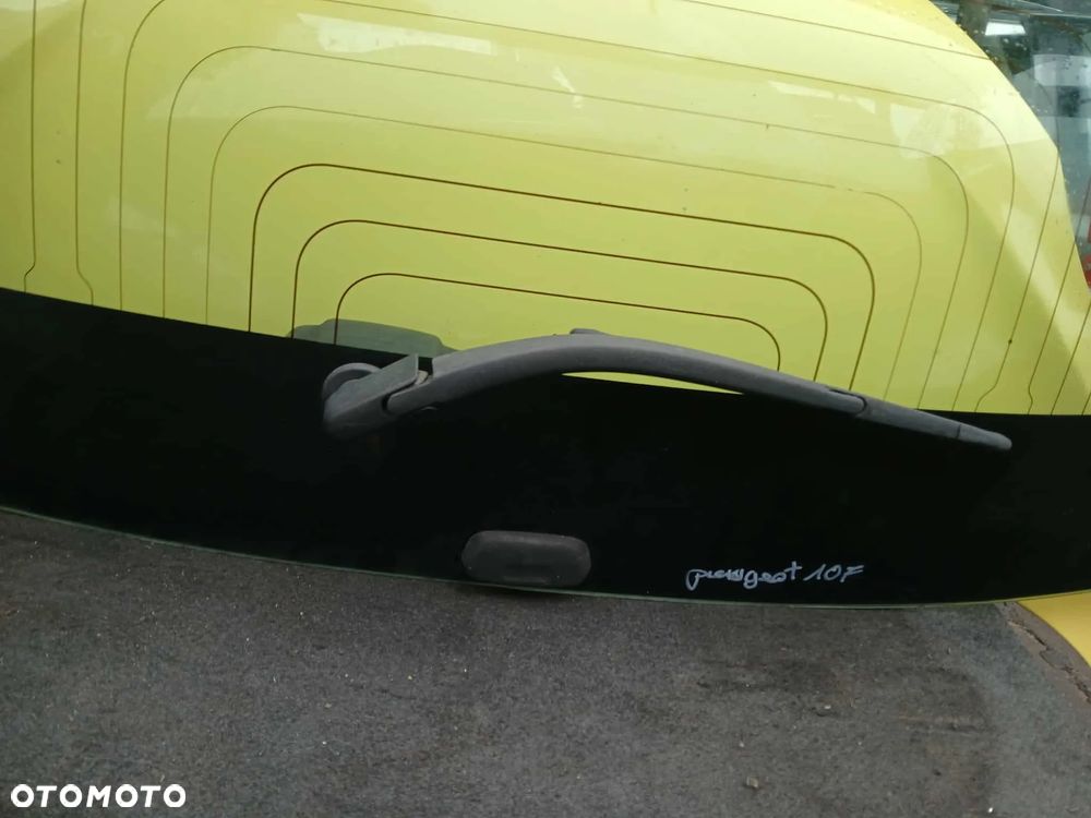 Peugeot 107 szyba bagażnika, klapa bagażnika - 2