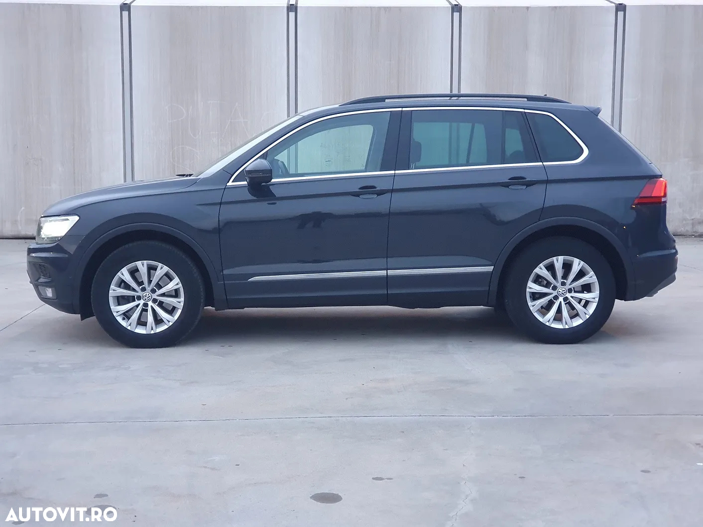 Volkswagen Tiguan 2.0 TDI 4Mot DSG Comfortline - 9