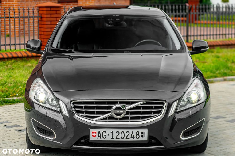 Volvo V60 D5 Geartronic Momentum - 13