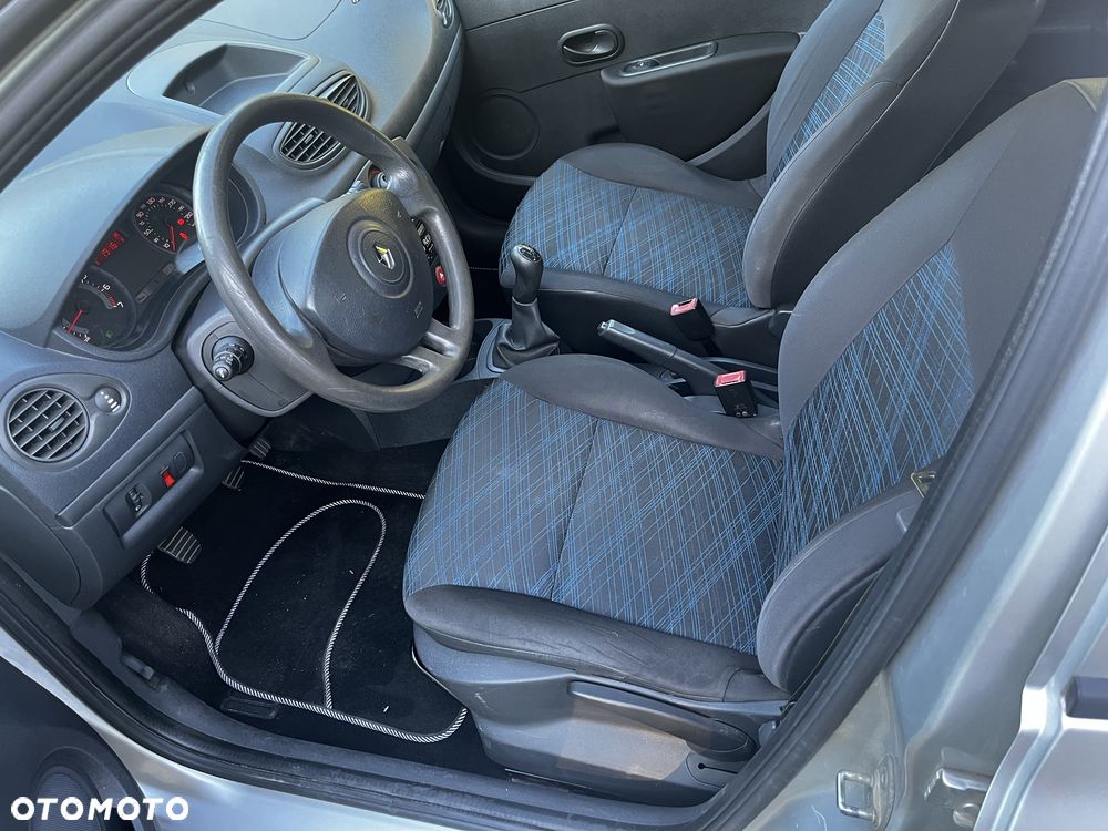 Renault Clio - 7