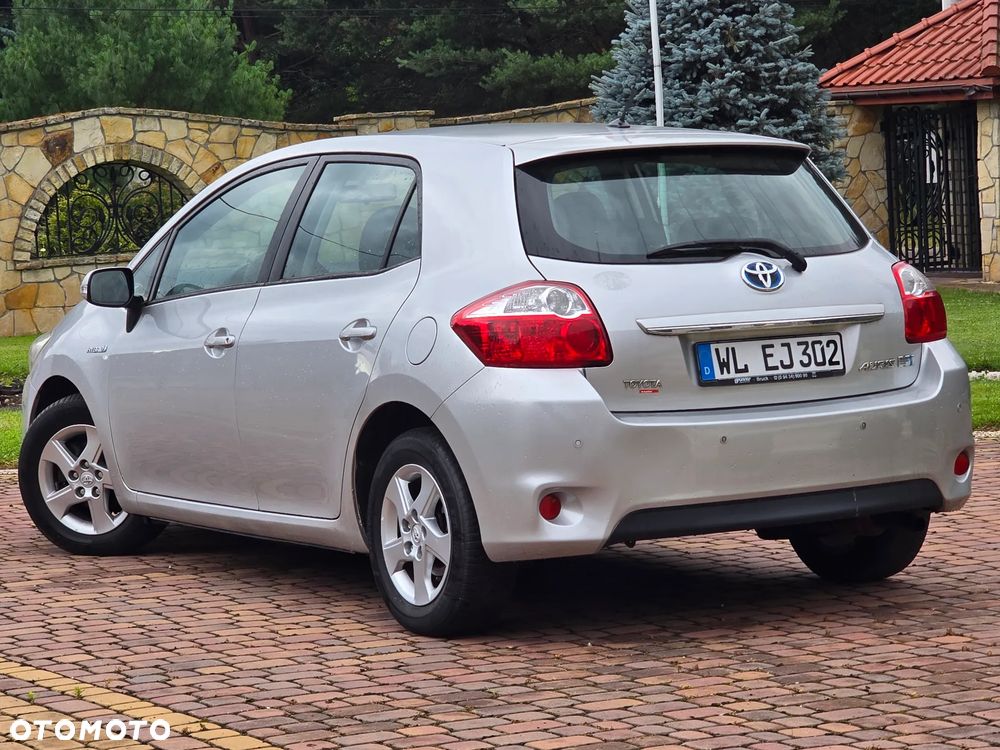 Toyota Auris 1.8 HSD Sol - 4