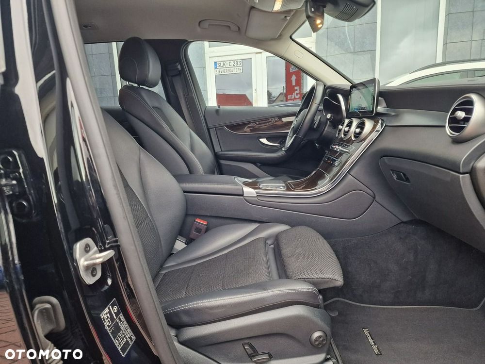 Mercedes-Benz GLC 300 e PHEV 4-Matic Avantgarde - 24