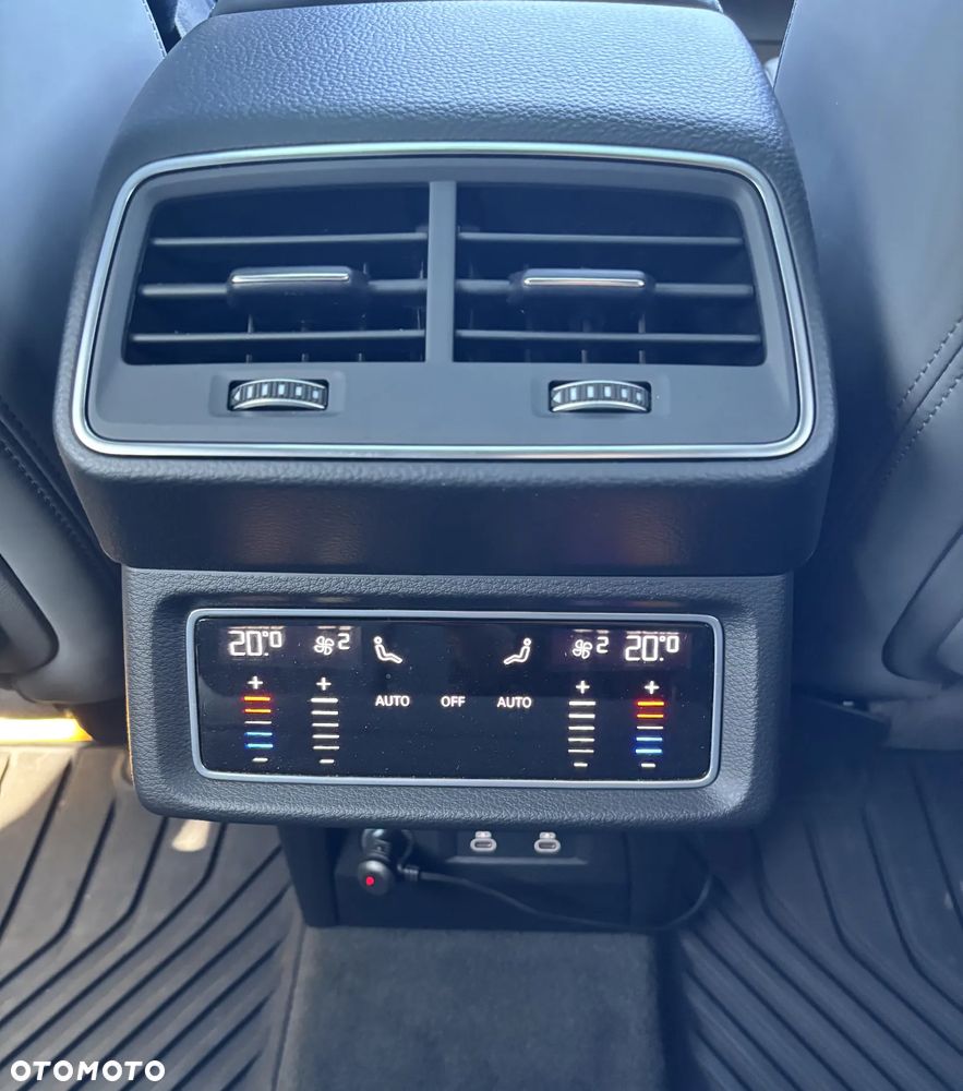 Audi e-tron 55 Quattro S Line - 11