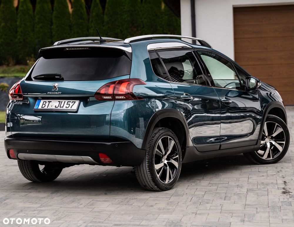Peugeot 2008 1.2 Pure Tech Allure S&S - 16