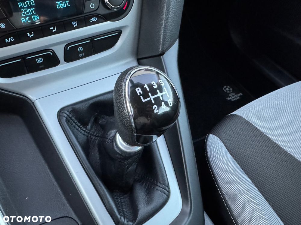 Ford Focus 1.6 TDCi DPF Champions Edition - 24