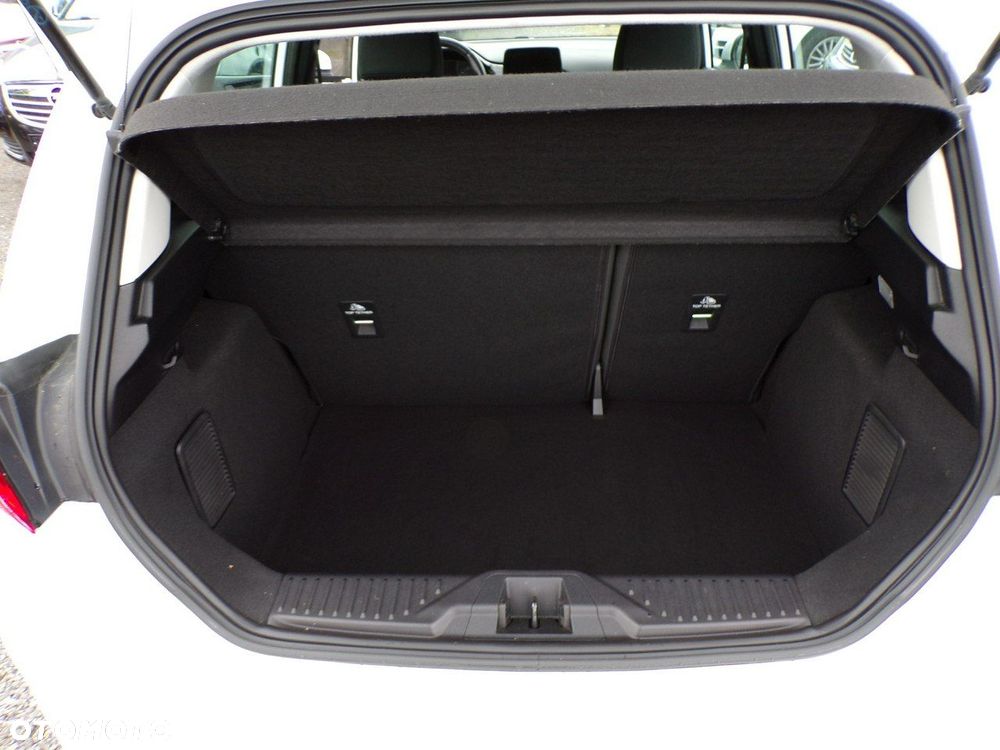 Ford Fiesta - 32