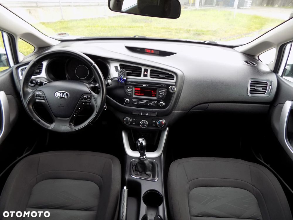 Kia Ceed - 14