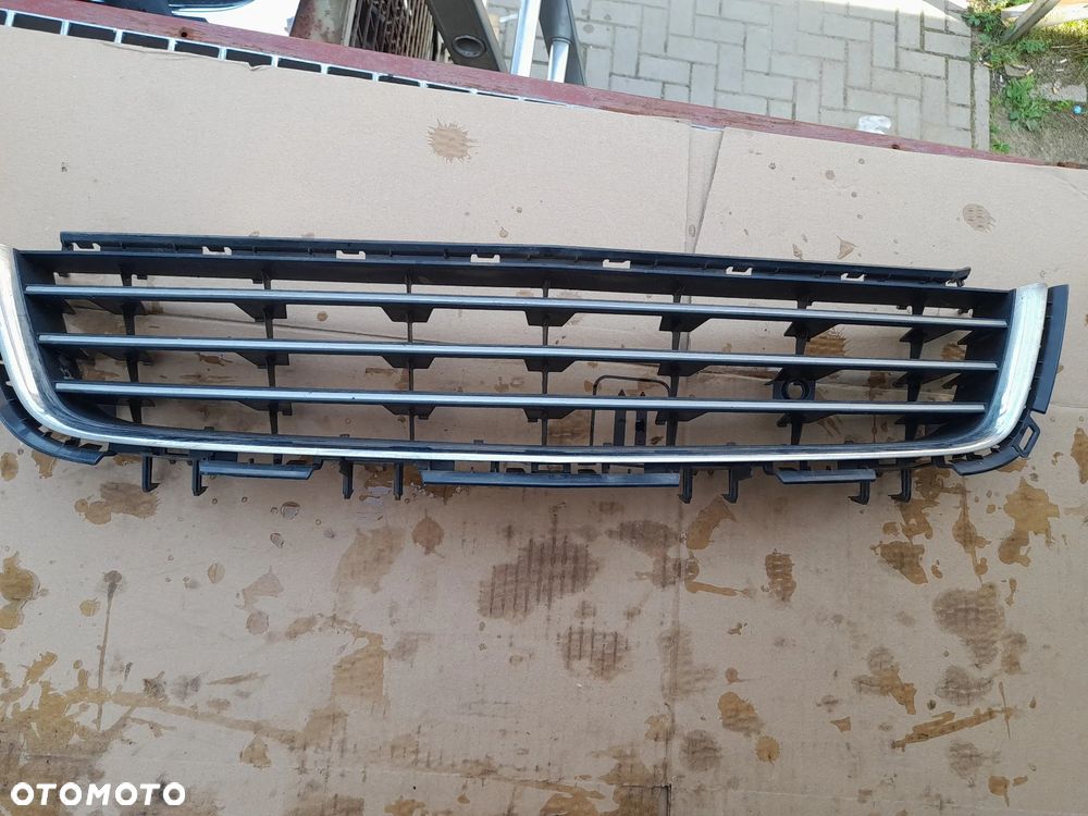 KRATKA ZDERZAKA Z CHROMEM OPEL ASTRA H LIFT - 3