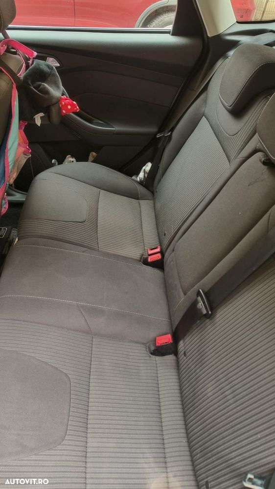 Ford Focus 1.6 TDCI DPF Titanium - 8