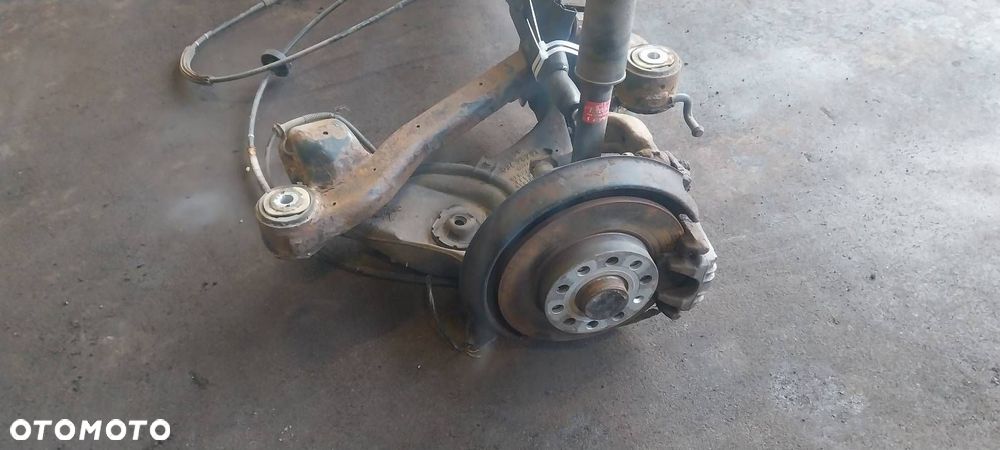KOMPLETNE ZAWIESZENIE BELKA SANKI TYŁ AUDI A4 B6 SEDAN - 4