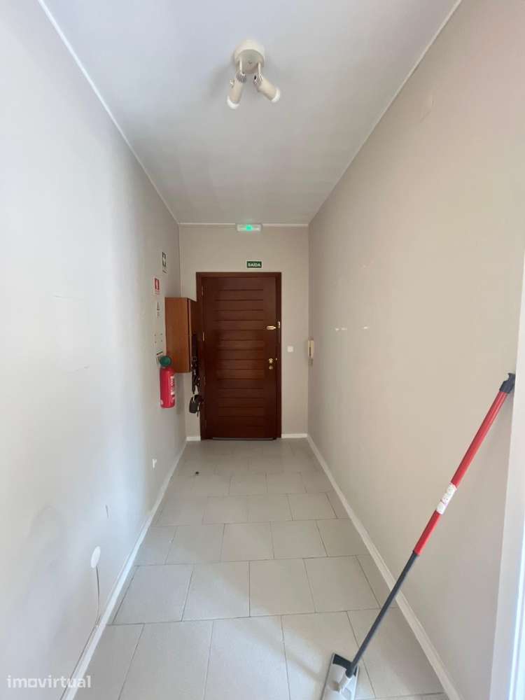 Escritório junto da Câmara Municipal de Gondomar - Grande imagem: 3/8