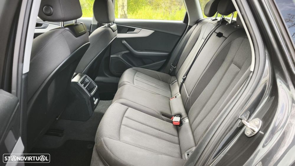 Audi A4 Avant 30 TDI S tronic - 40