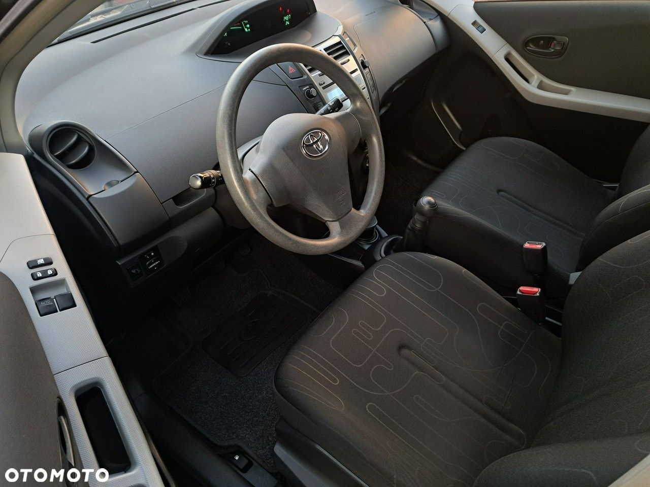 Toyota Yaris - 8
