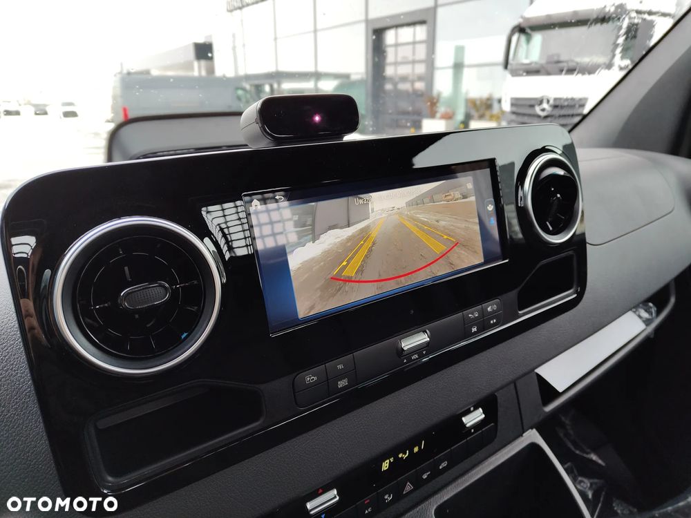 Mercedes-Benz Sprinter - 16
