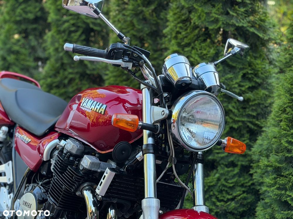 Yamaha XJR - 11