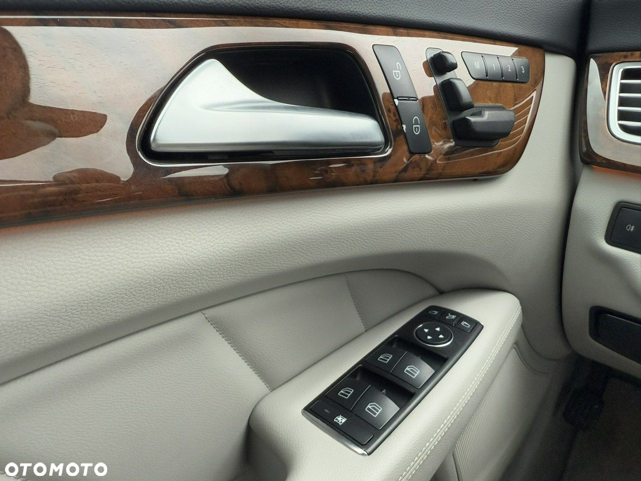 Mercedes-Benz CLS Shooting Brake 350 BlueEFFICIENCY 7G-TRONIC - 27