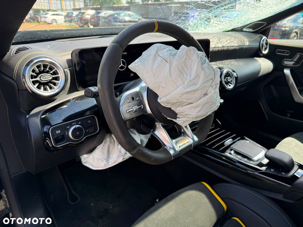Mercedes-Benz CLA AMG 45 S 4Matic+ AMG Speedshift 8G-DCT - 18