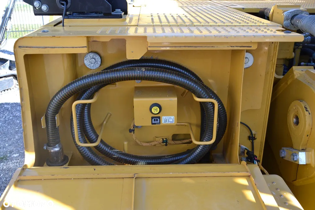 Caterpillar CAT 330 F - 21