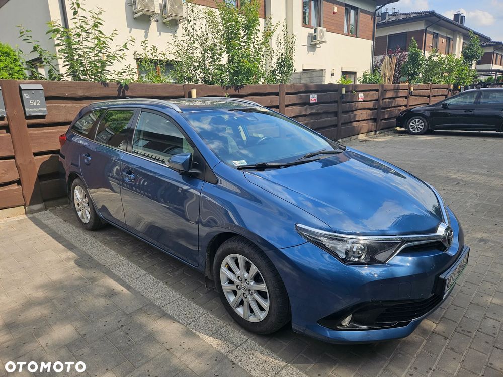 Toyota Auris 1.6 Premium MS - 4