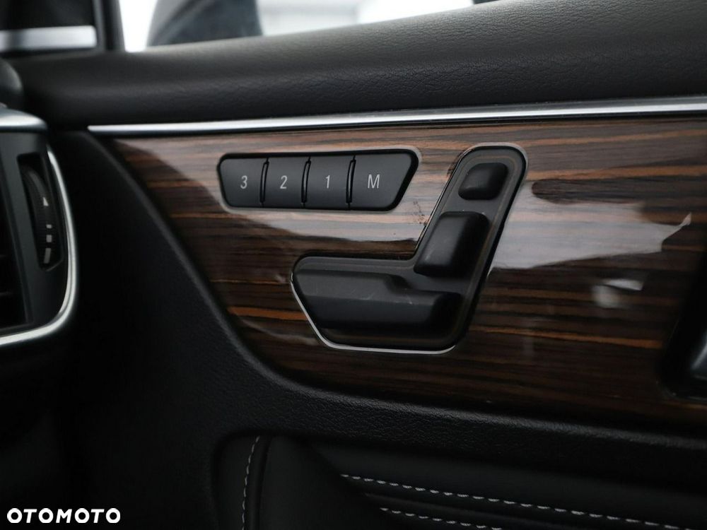 Infiniti Q30 1.5d - 35