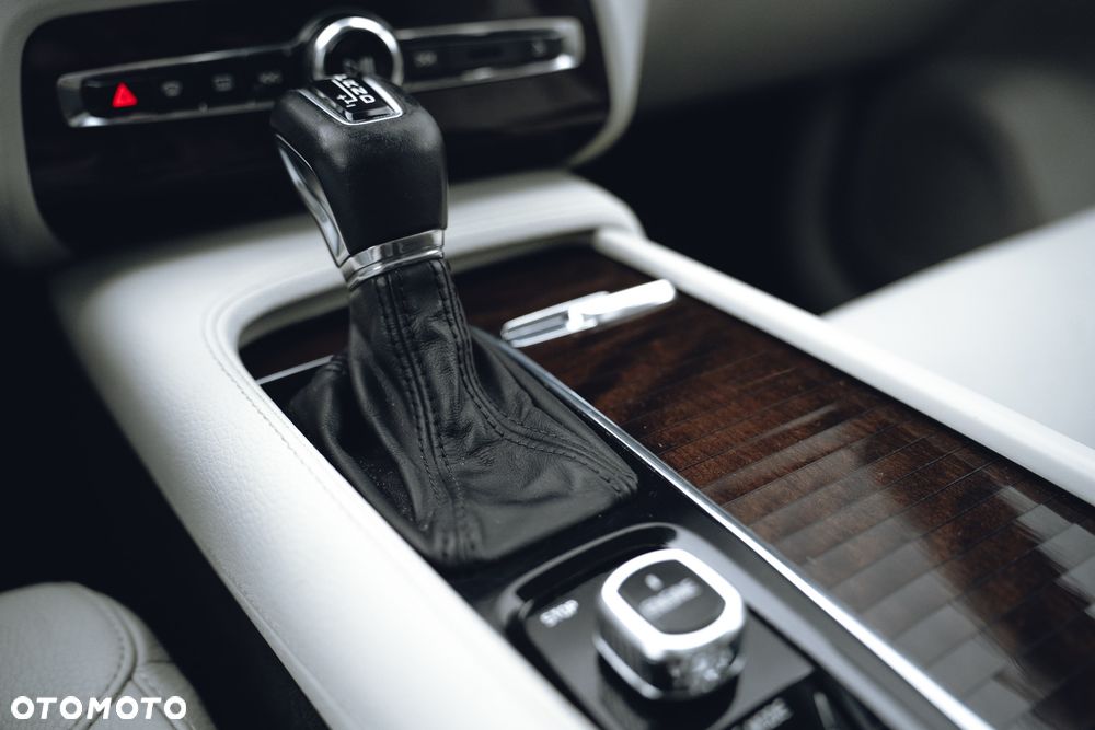 Volvo XC 90 - 20
