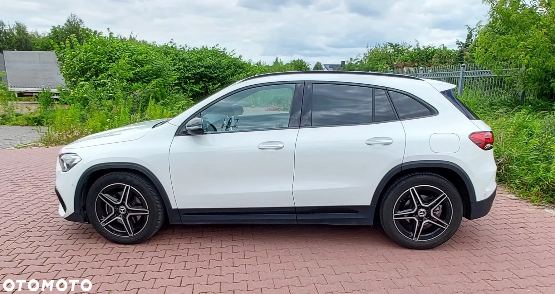 Mercedes-Benz GLA 200 AMG Line - 2