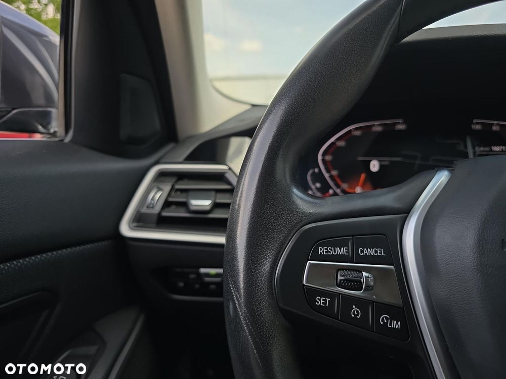 BMW Seria 3 318d - 17