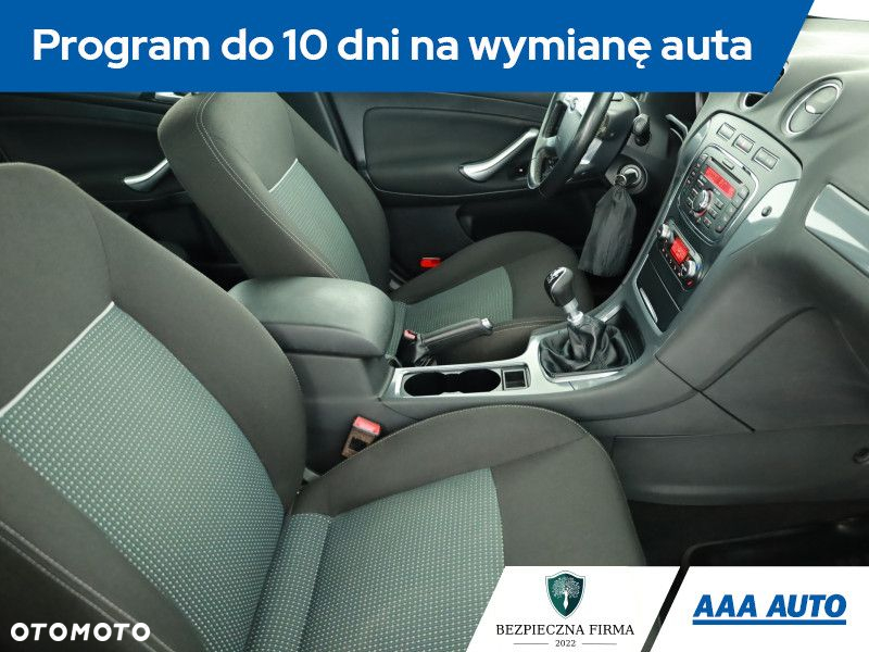 Ford Mondeo - 8