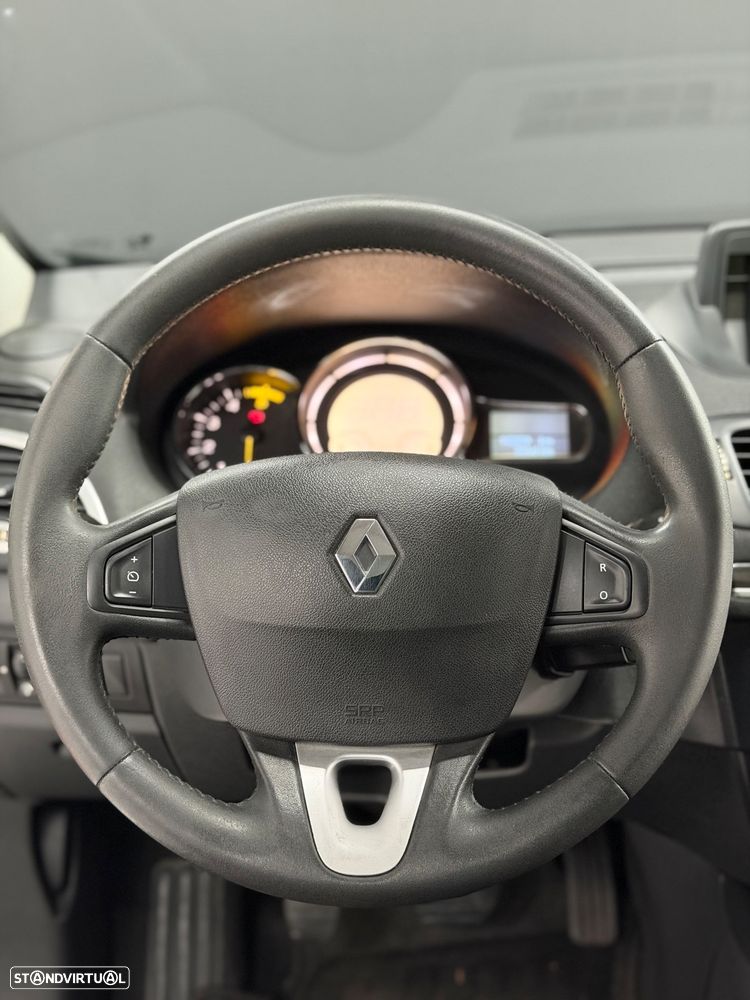 Renault Mégane 1.5 dCi Dynamique S - 13