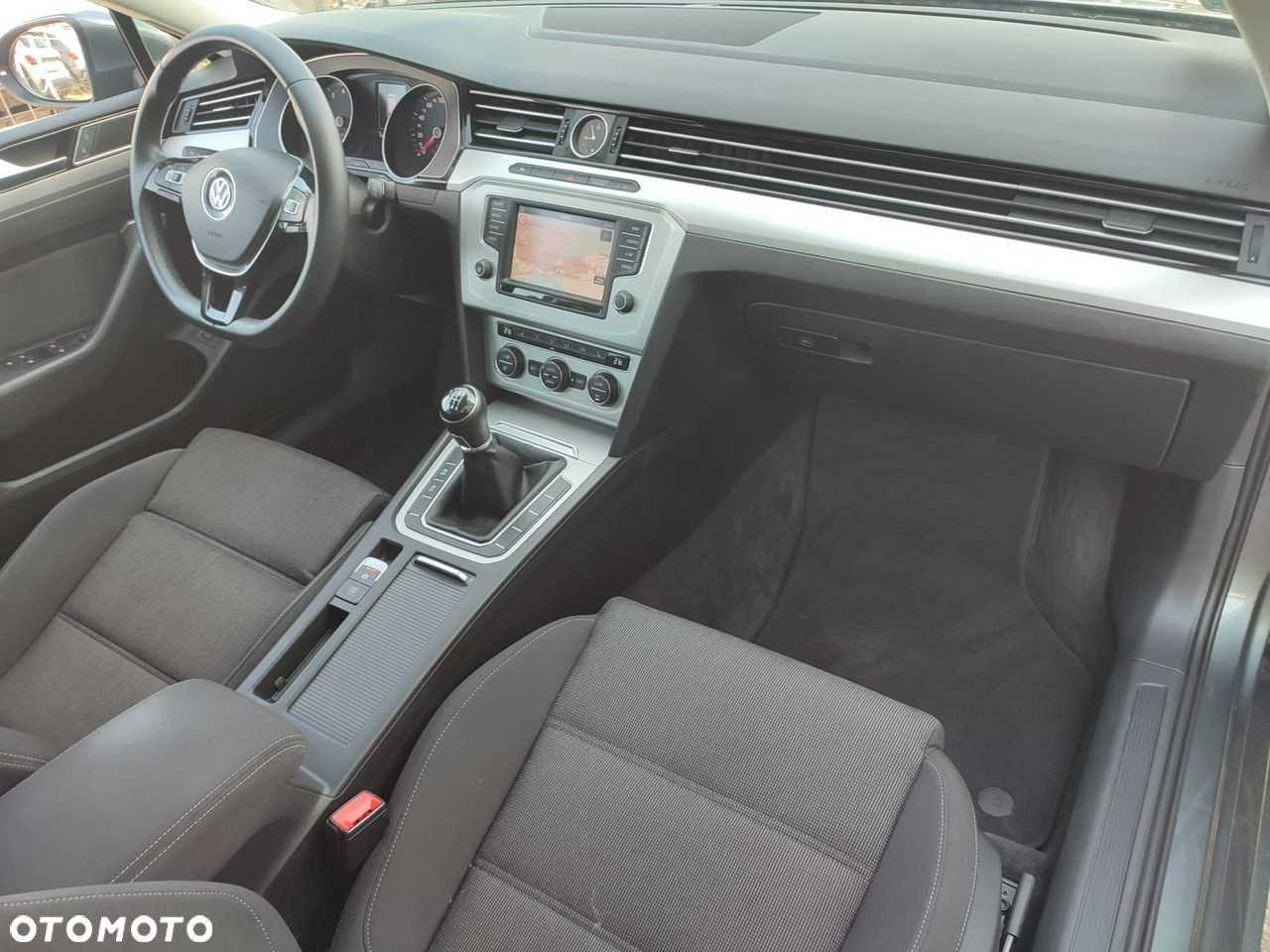 Volkswagen Passat 1.8 TSI BMT Comfortline - 22