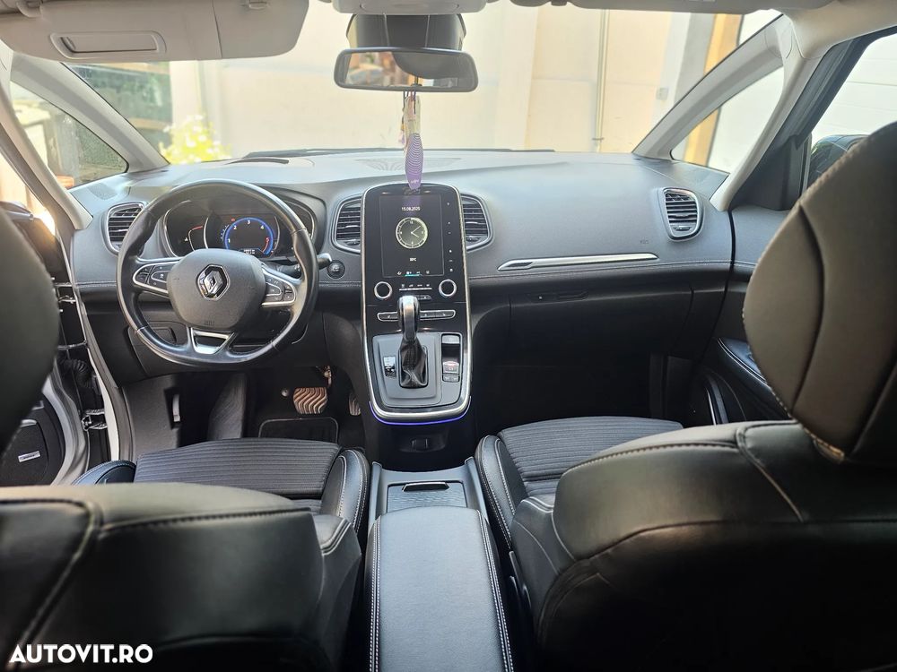 Renault Grand Scenic - 17