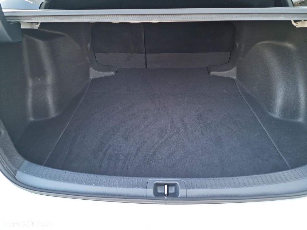 Toyota Corolla 1.8 Hybrid Style - 20