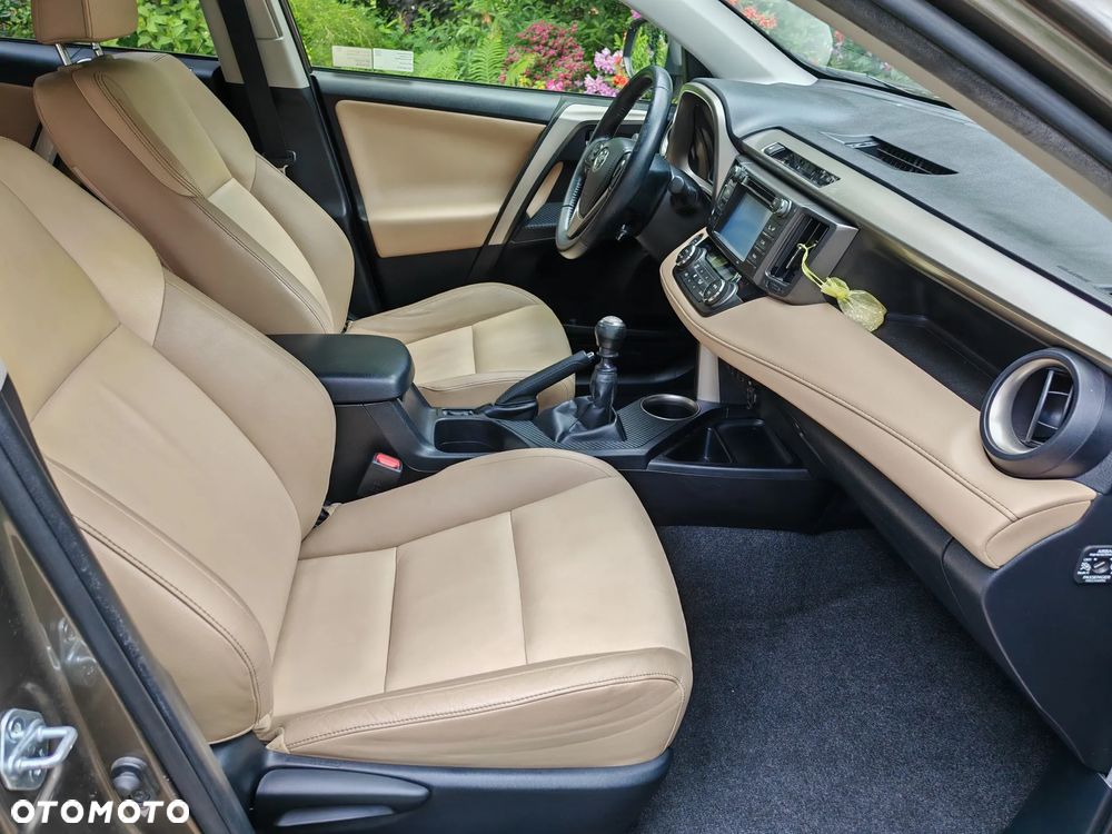 Toyota RAV4 - 4