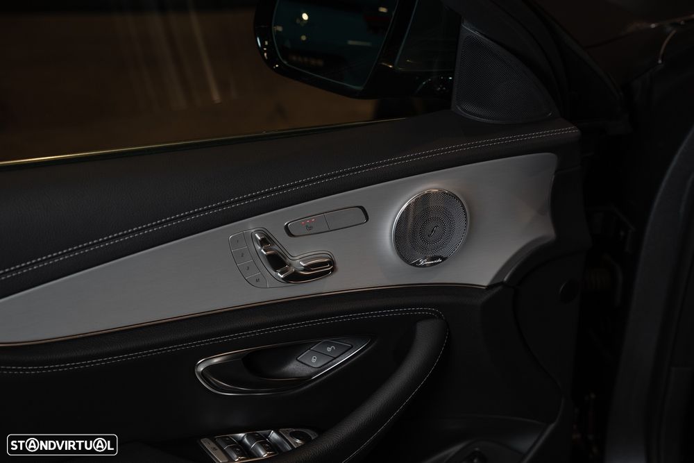 Mercedes-Benz E 300 e AMG Line - 17