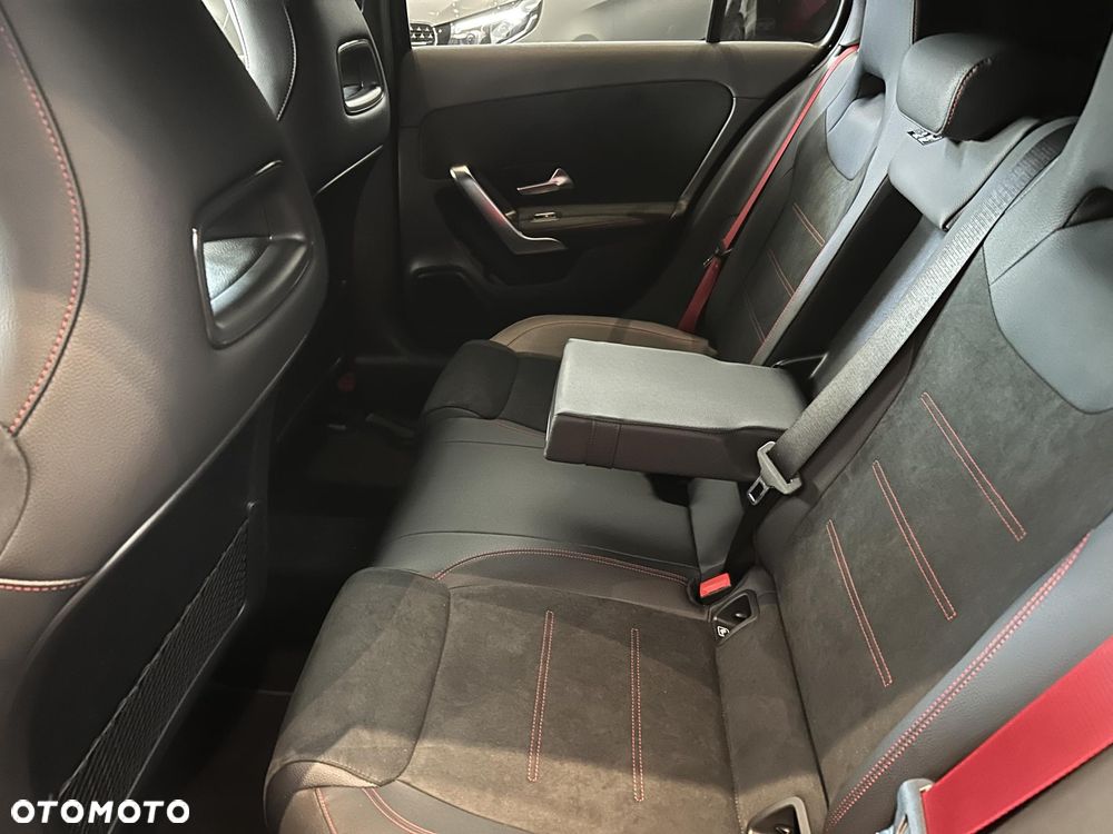 Mercedes-Benz Klasa A AMG 35 4Matic AMG Speedshift DCT 7G - 13