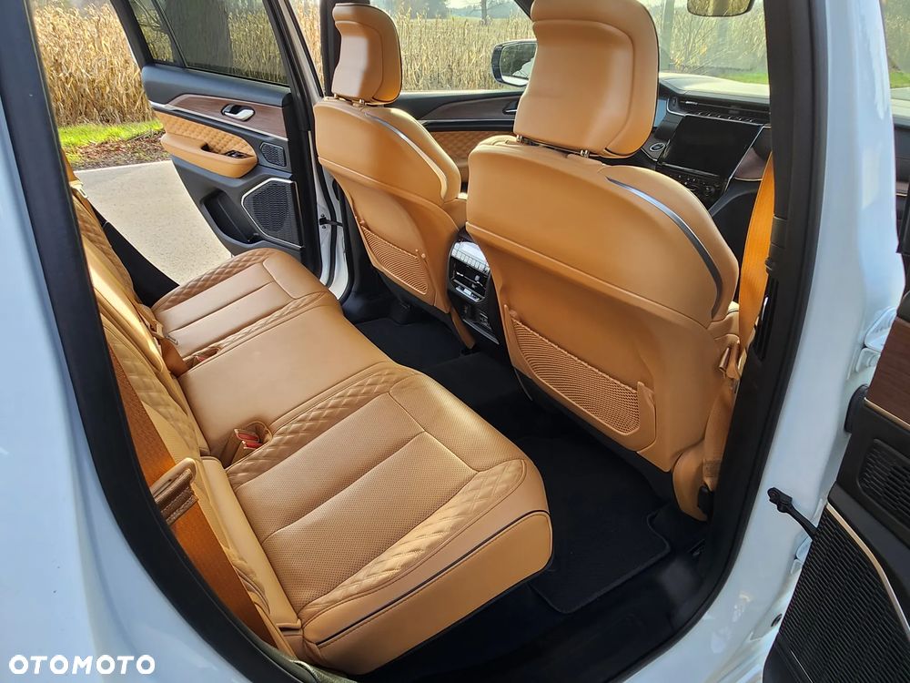 Jeep Grand Cherokee - 11