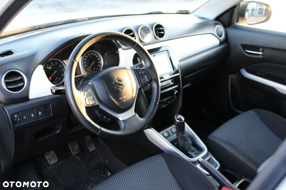 Suzuki Vitara - 11