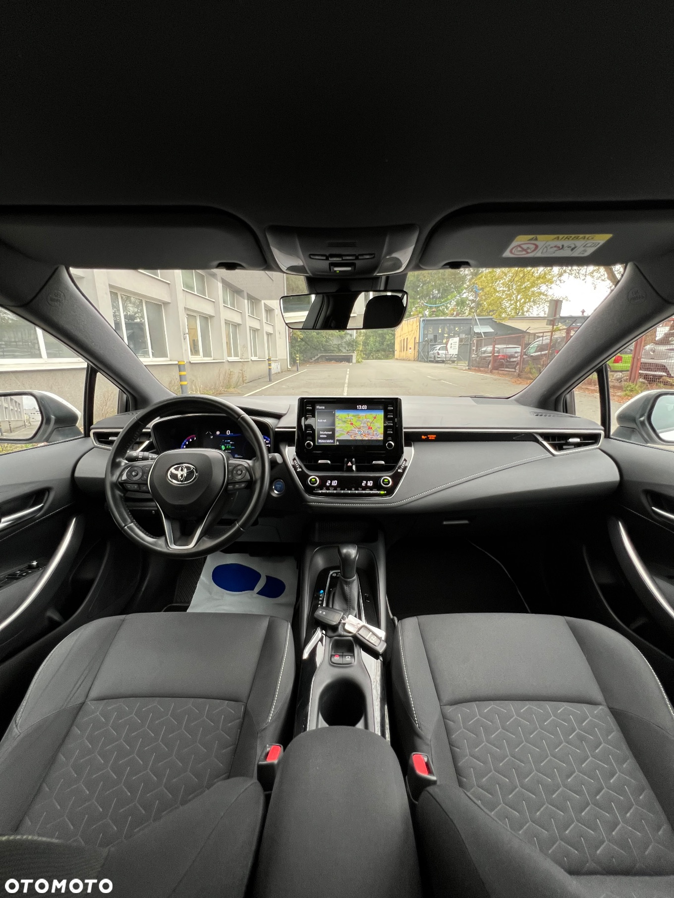 Toyota Corolla 1.8 Hybrid - 13