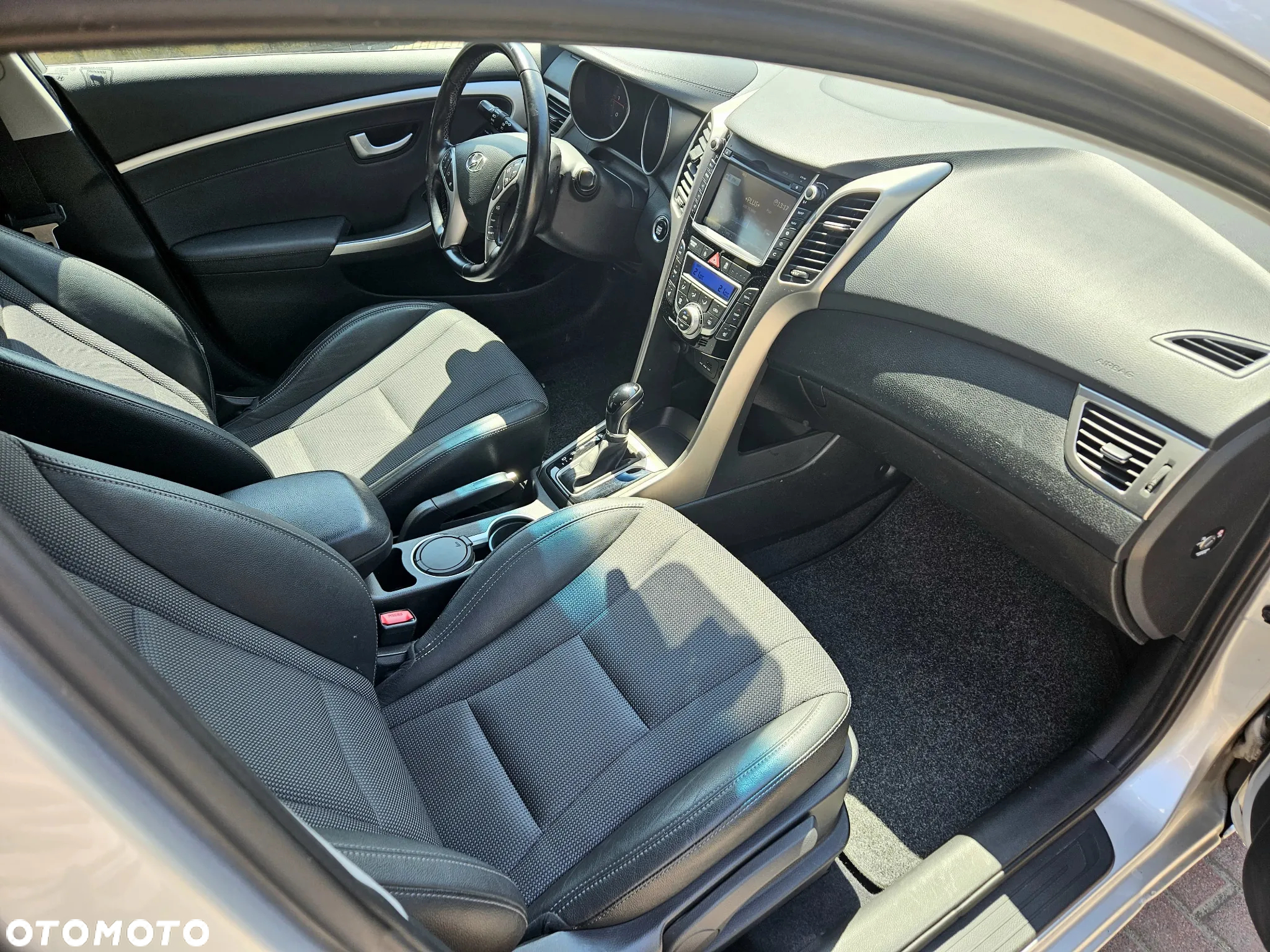 Hyundai i30 1.6 CRDI Automatik Style - 23