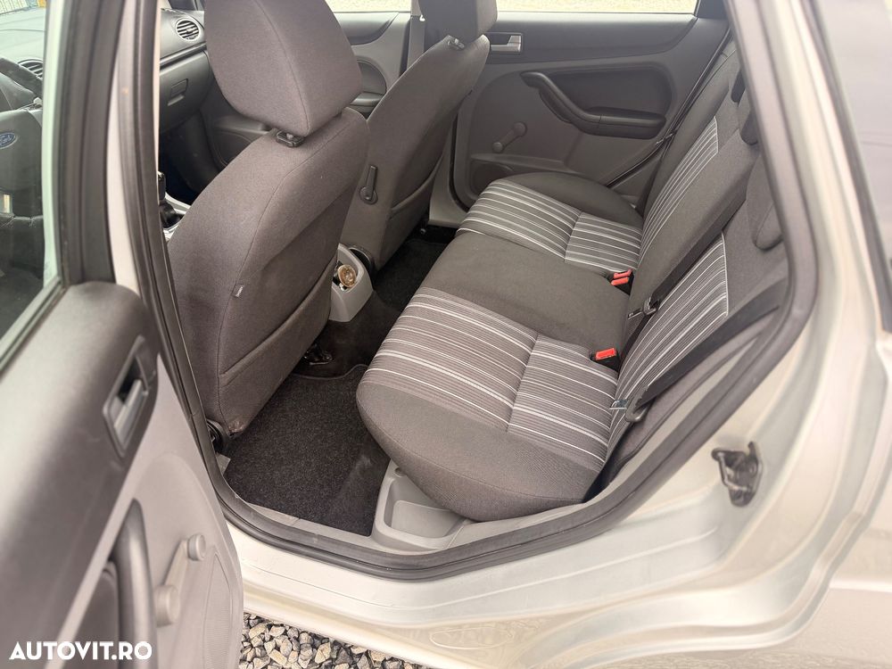 Ford Focus 1.6 TDCI DPF Style - 15