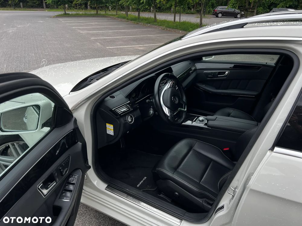 Mercedes-Benz Klasa E 500 BlueEFFICIENCY 7G-TRONIC Avantgarde - 25