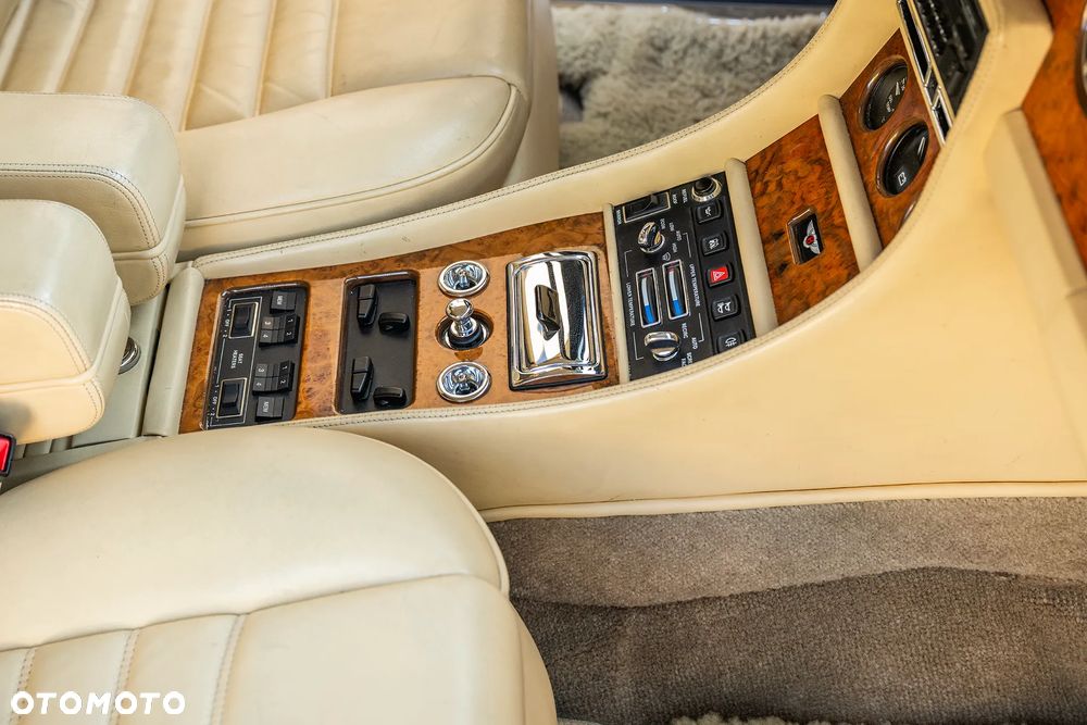 Bentley Turbo R - 23