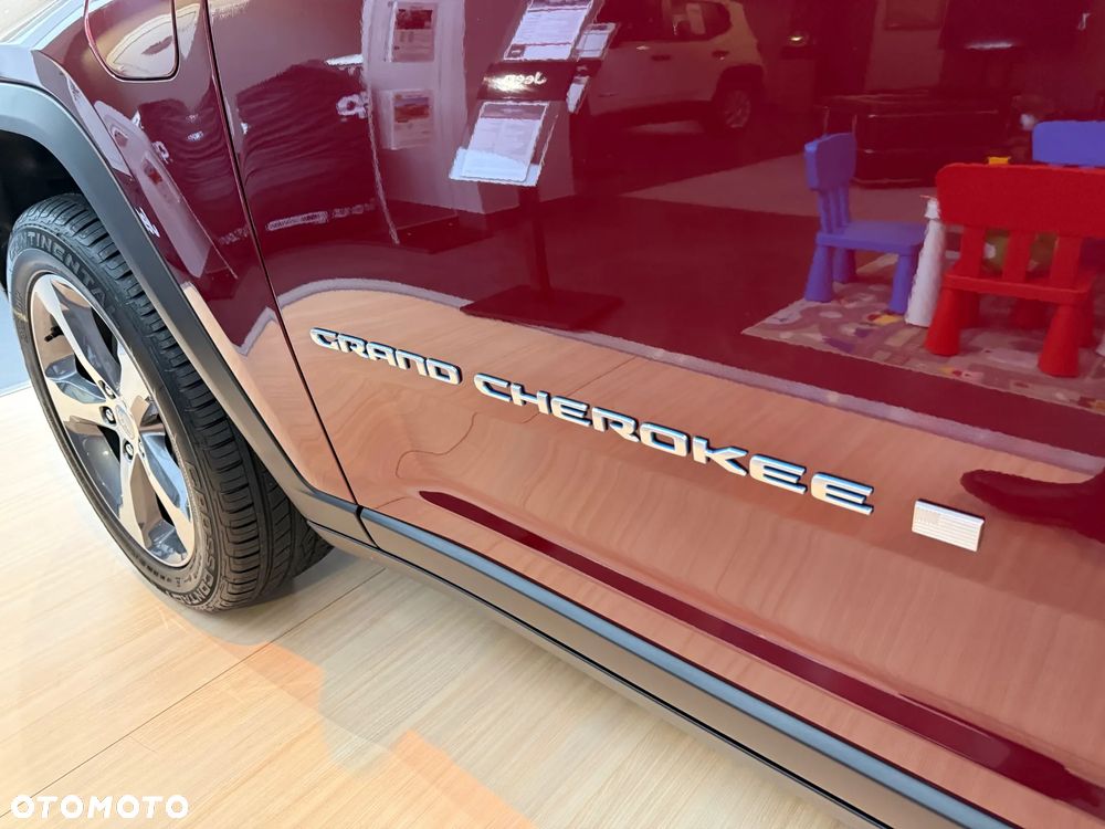 Jeep Grand Cherokee - 17