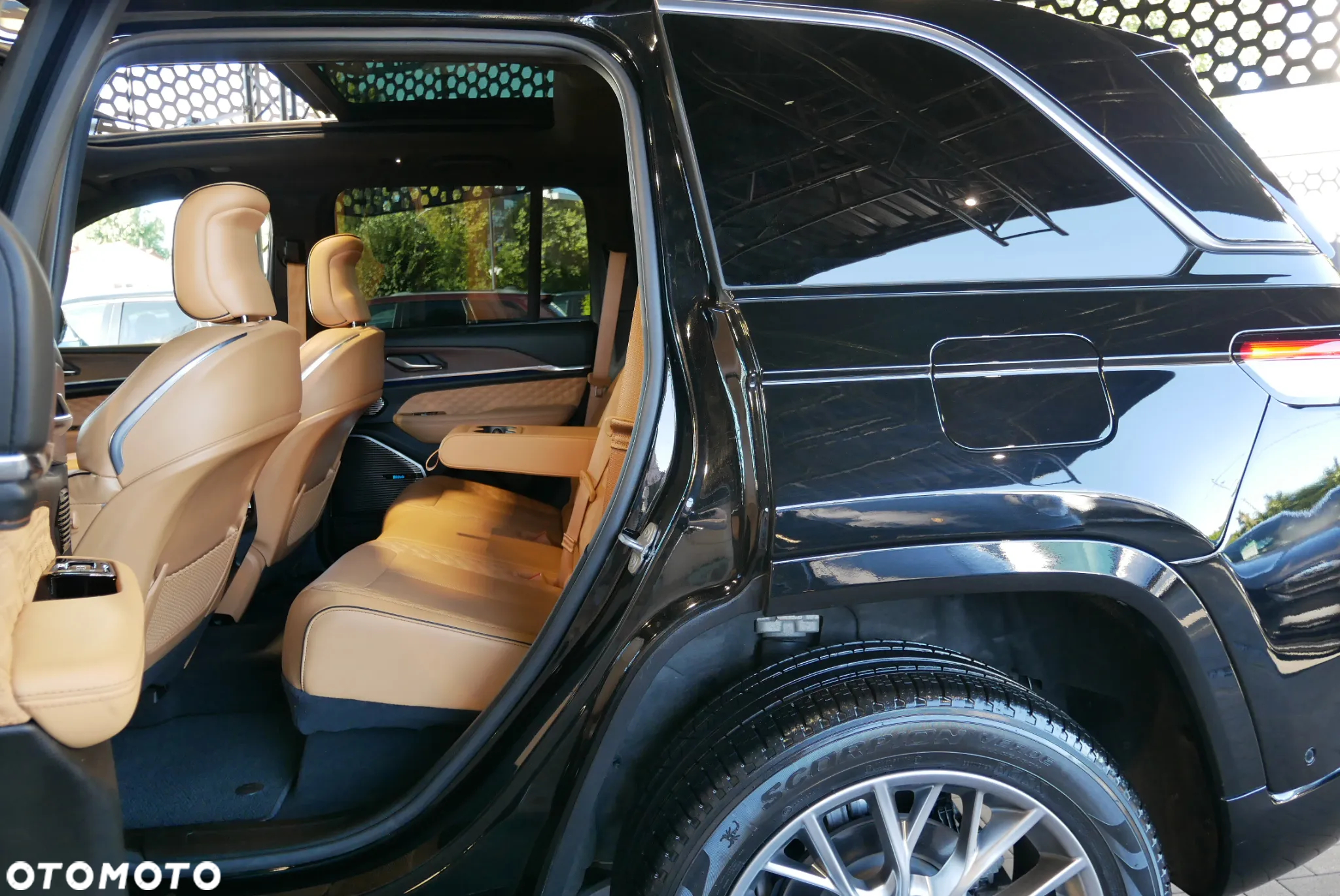 Jeep Grand Cherokee - 10