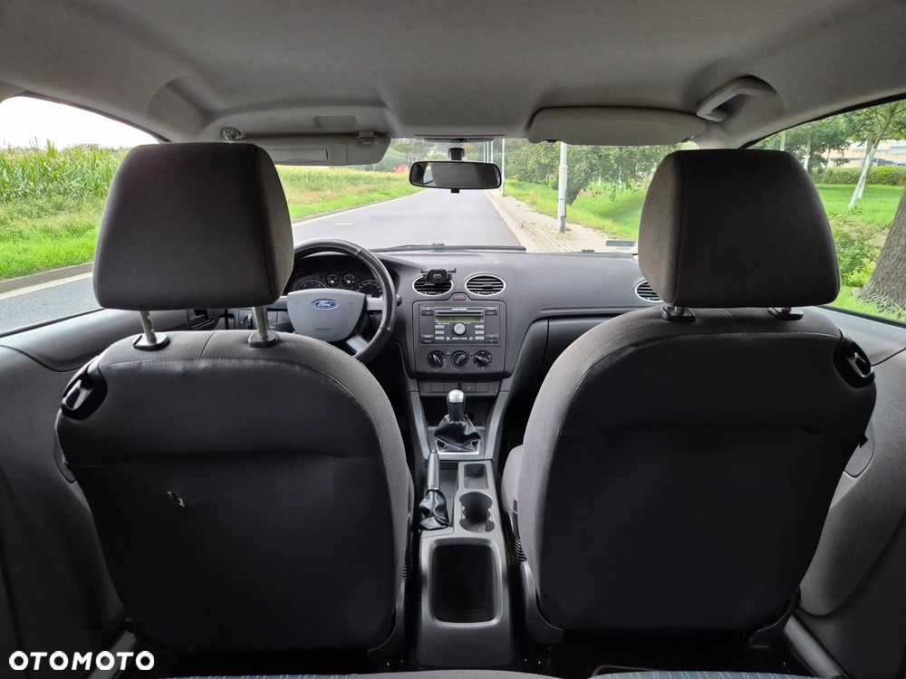 Ford Focus 1.4 Ambiente - 23
