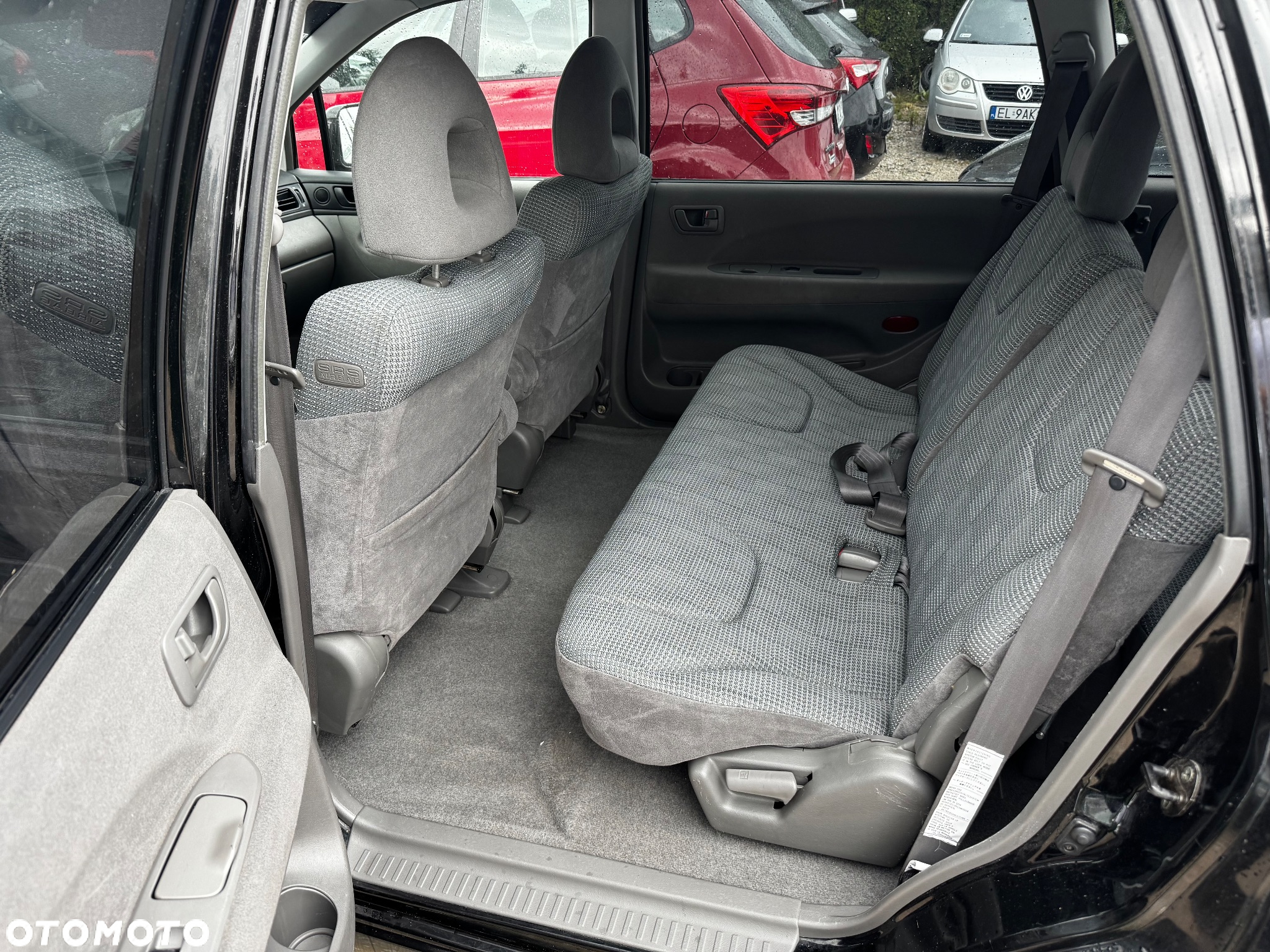 Mitsubishi Space Wagon 2.0 Cool - 23