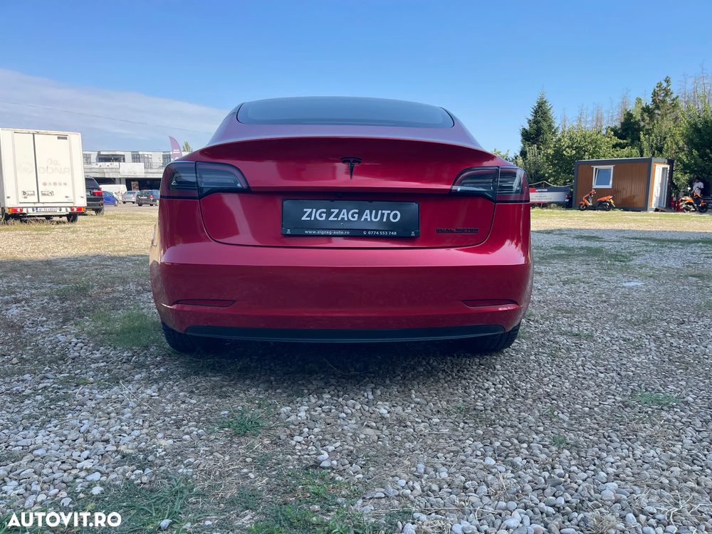 Tesla Model 3 - 4