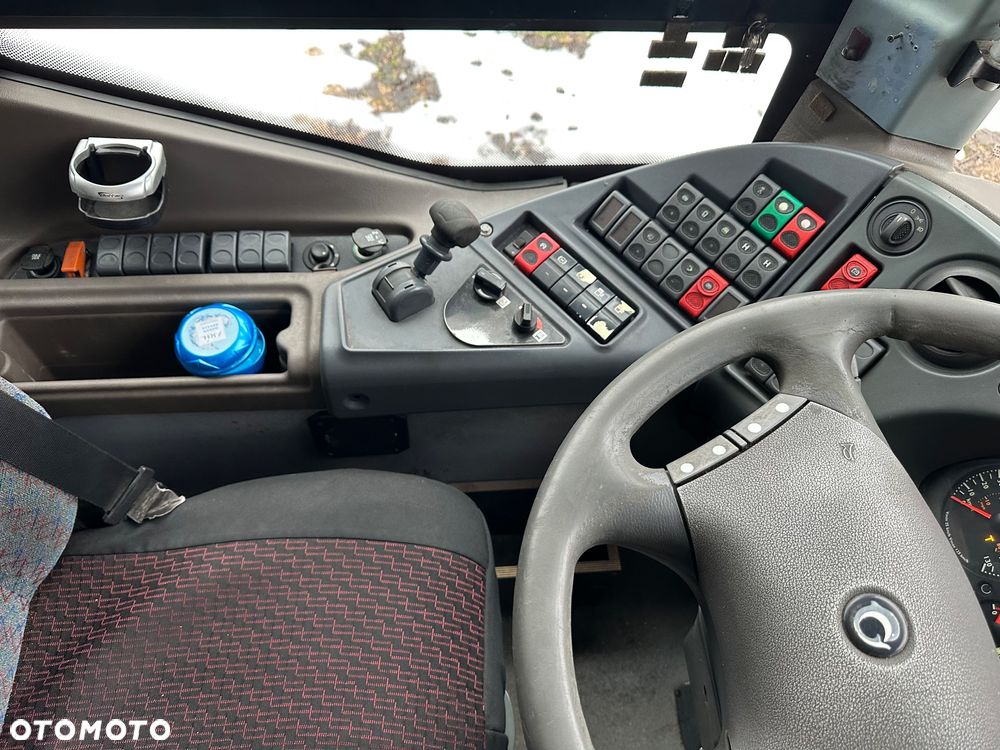 Irisbus CROSSWAY IVECO SFR161 MANUAL RETARDER KLIMA 12m NISKI POKŁAD DO PRZEWOZU OSÓB NIEPEŁNOSPRAWNYCH 39-SIEDZEŃ 57-STOJĄCYCH 560000km OPONY:275/70/22.5-NOWE!!! NAWIEWY PRZYCIEMNIONE SZYBY 2009r ŁADNY - 18