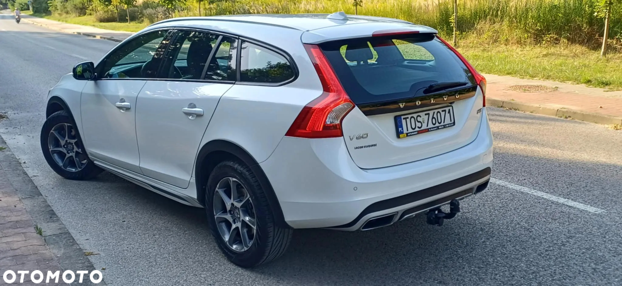 Volvo V60 Cross Country D3 Drive-E Momentum - 25